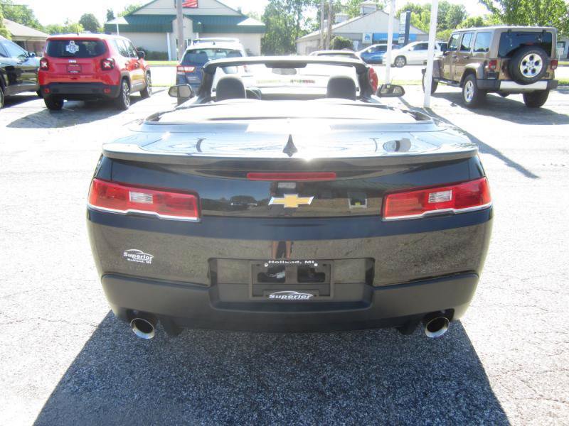 Used 2015 Chevrolet Camaro LT RWD image 7