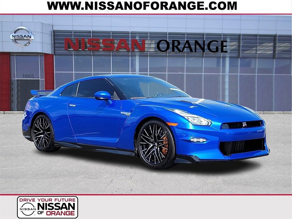 Used 2024 Nissan GT-R Premium w/ Premium Interior Package image 1