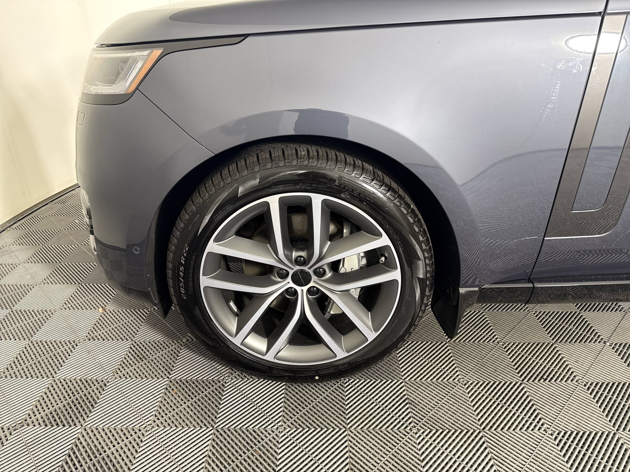 New 2026 Land Rover Range Rover Long Wheelbase SE AWD/4WD image 10