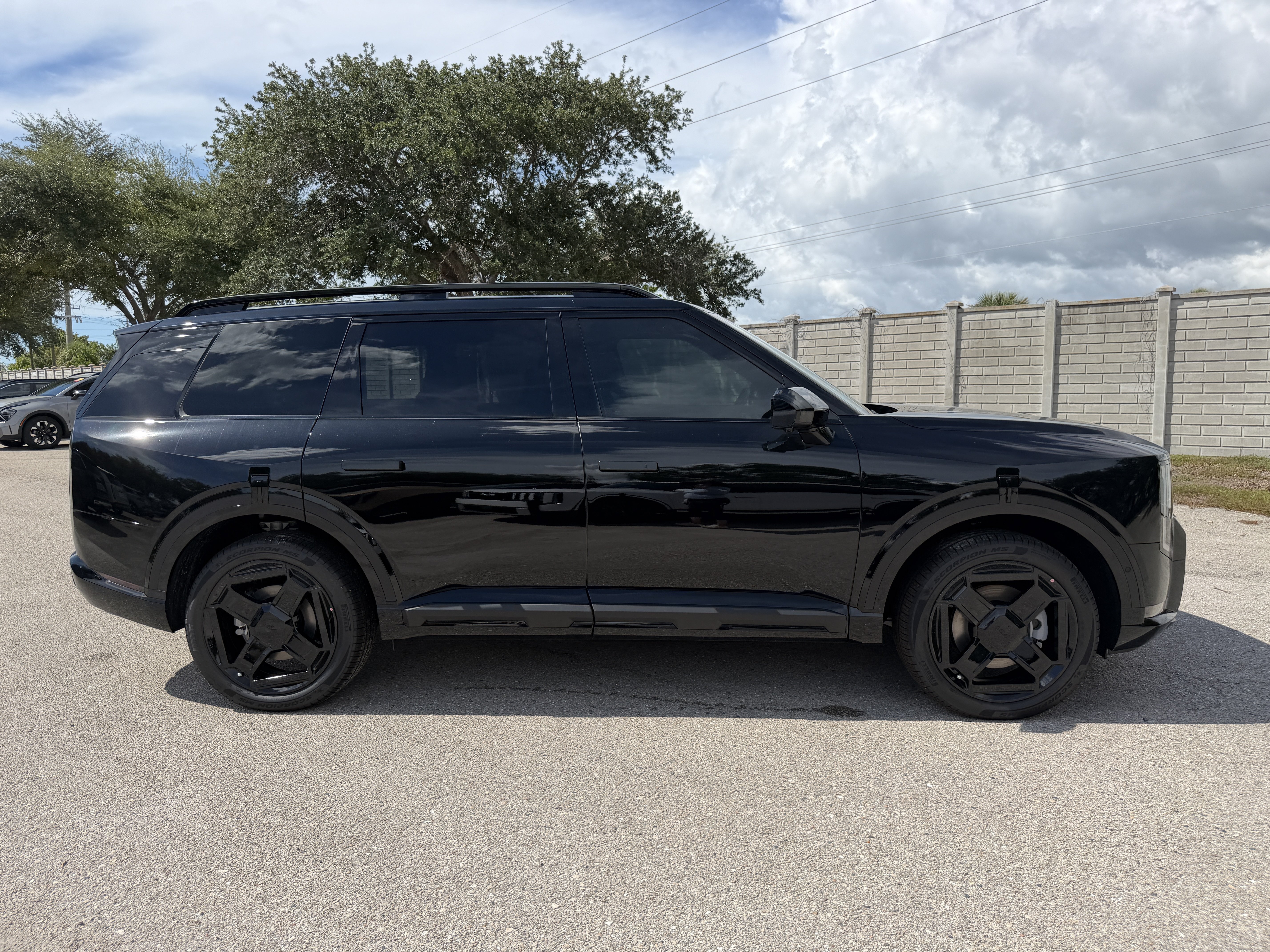 New 2027 Kia Telluride SX X-Line w/ Towing Package AWD/4WD image 2