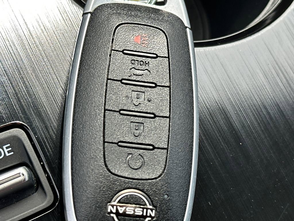 Used 2024 Nissan Rogue SV w/ SV Premium Package image 31
