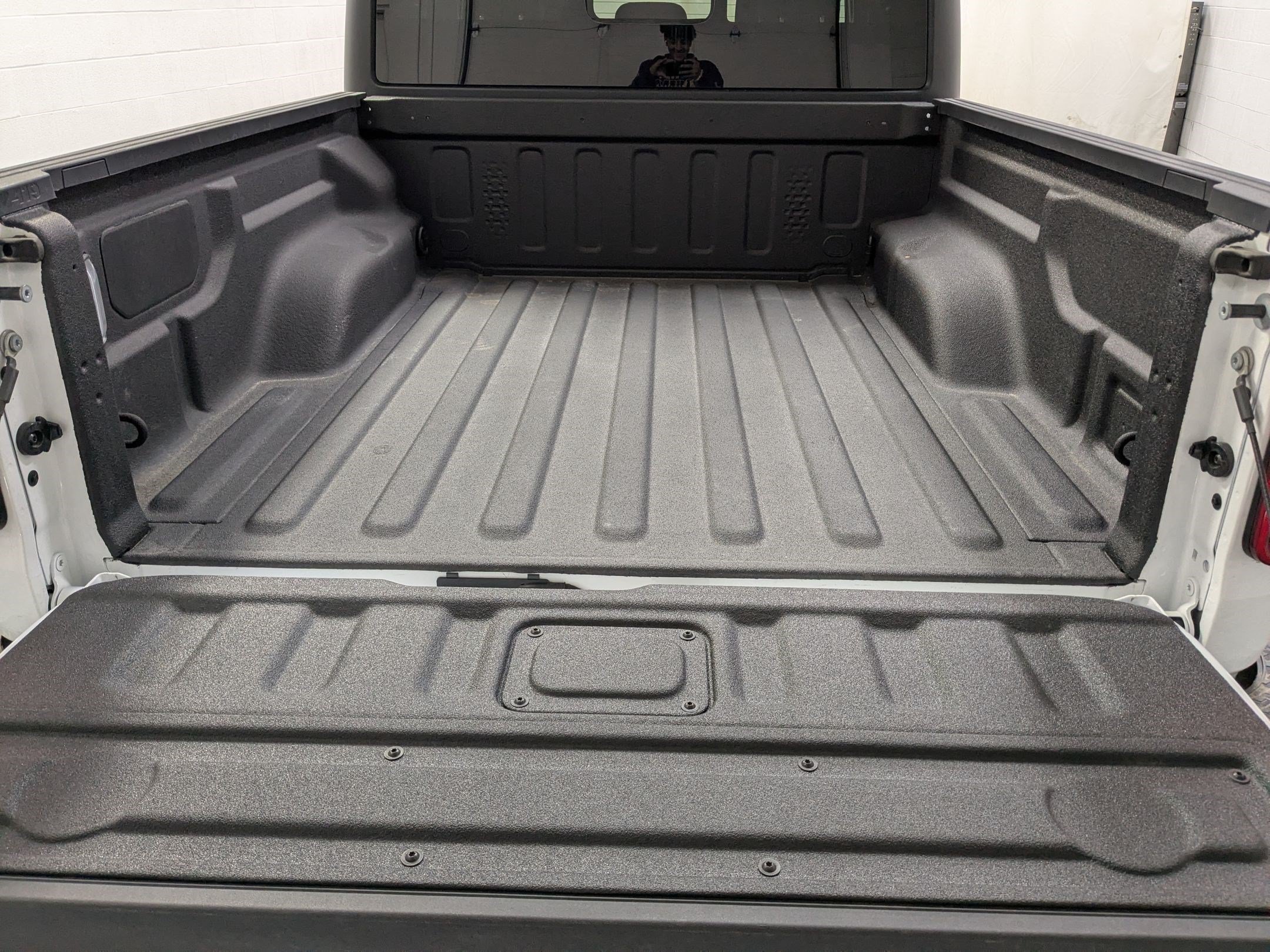 Certified 2025 Jeep Gladiator Sport AWD/4WD image 25