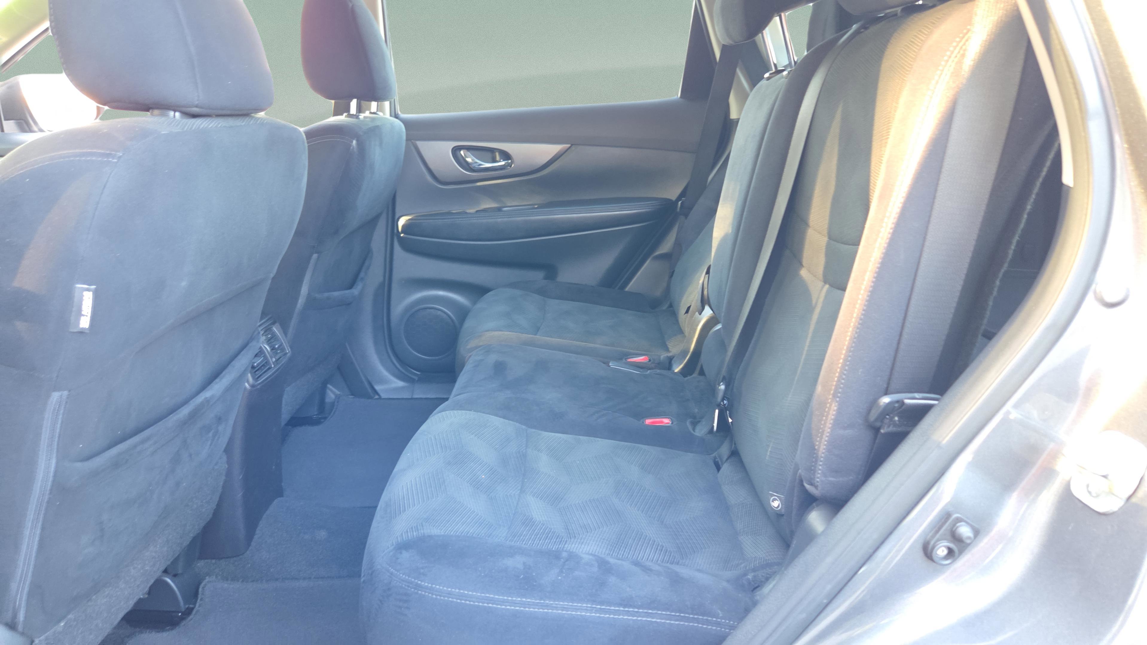 Used 2015 Nissan Rogue SV image 11