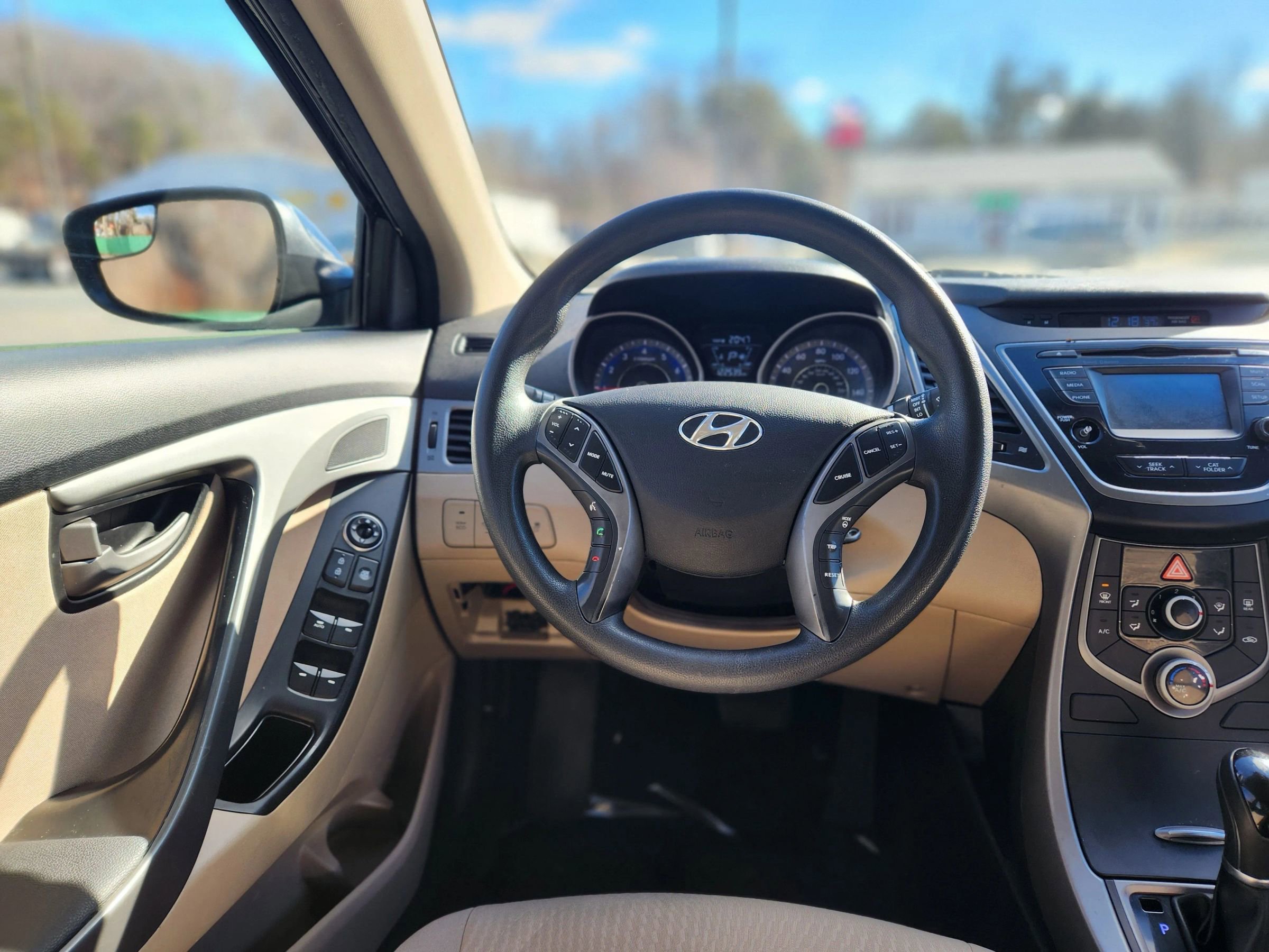 Used 2015 Hyundai Elantra SE w/ Option Group 02 FWD image 31