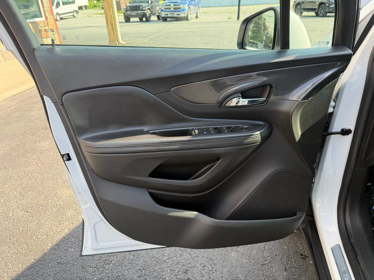 Used 2020 Buick Encore Preferred FWD image 12