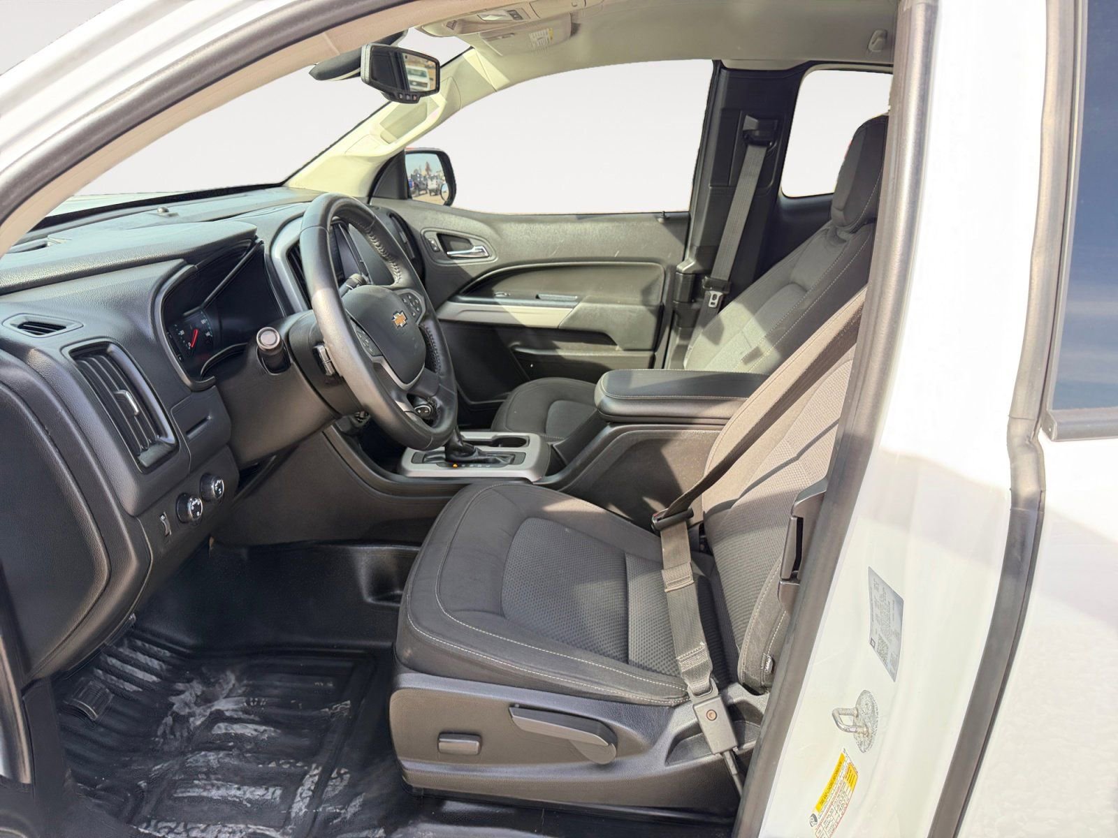 Used 2021 Chevrolet Colorado LT w/ Fleet Safety Package image 8