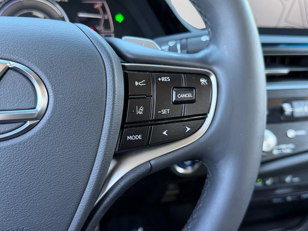 Certified 2022 Lexus ES 300h w/ Premium Package FWD image 19