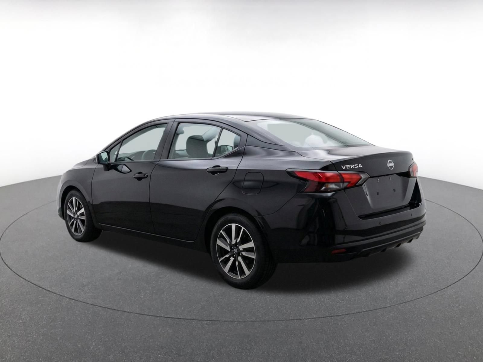 Used 2025 Nissan Versa SV FWD image 6