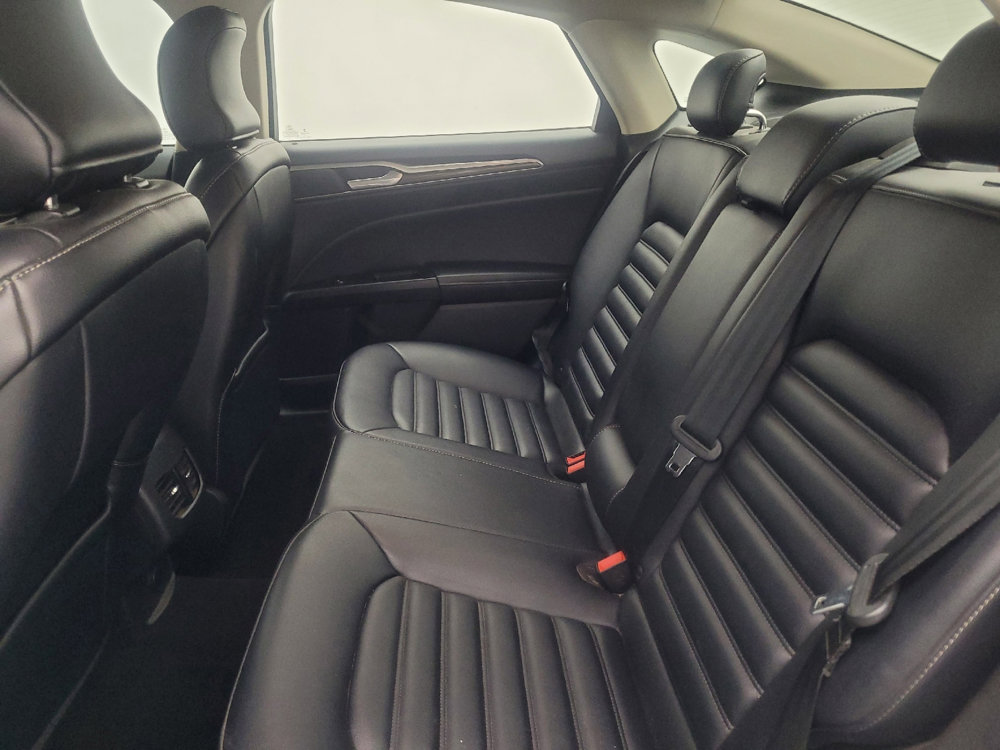Used 2019 Ford Fusion SEL FWD image 18