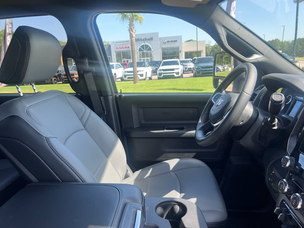New 2026 RAM 3500 Tradesman AWD/4WD image 19