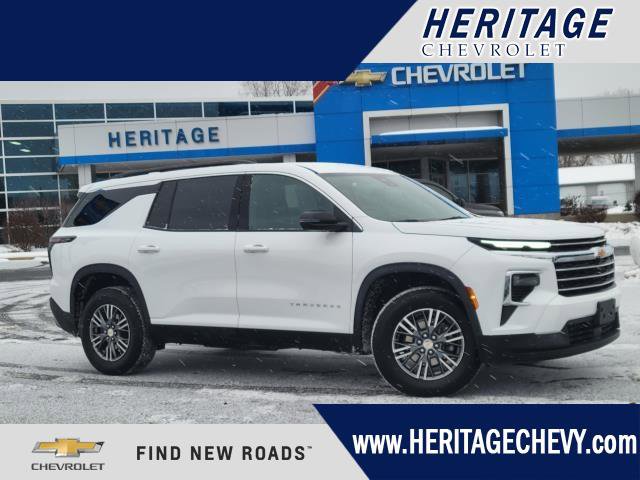 Used 2025 Chevrolet Traverse LT image 1
