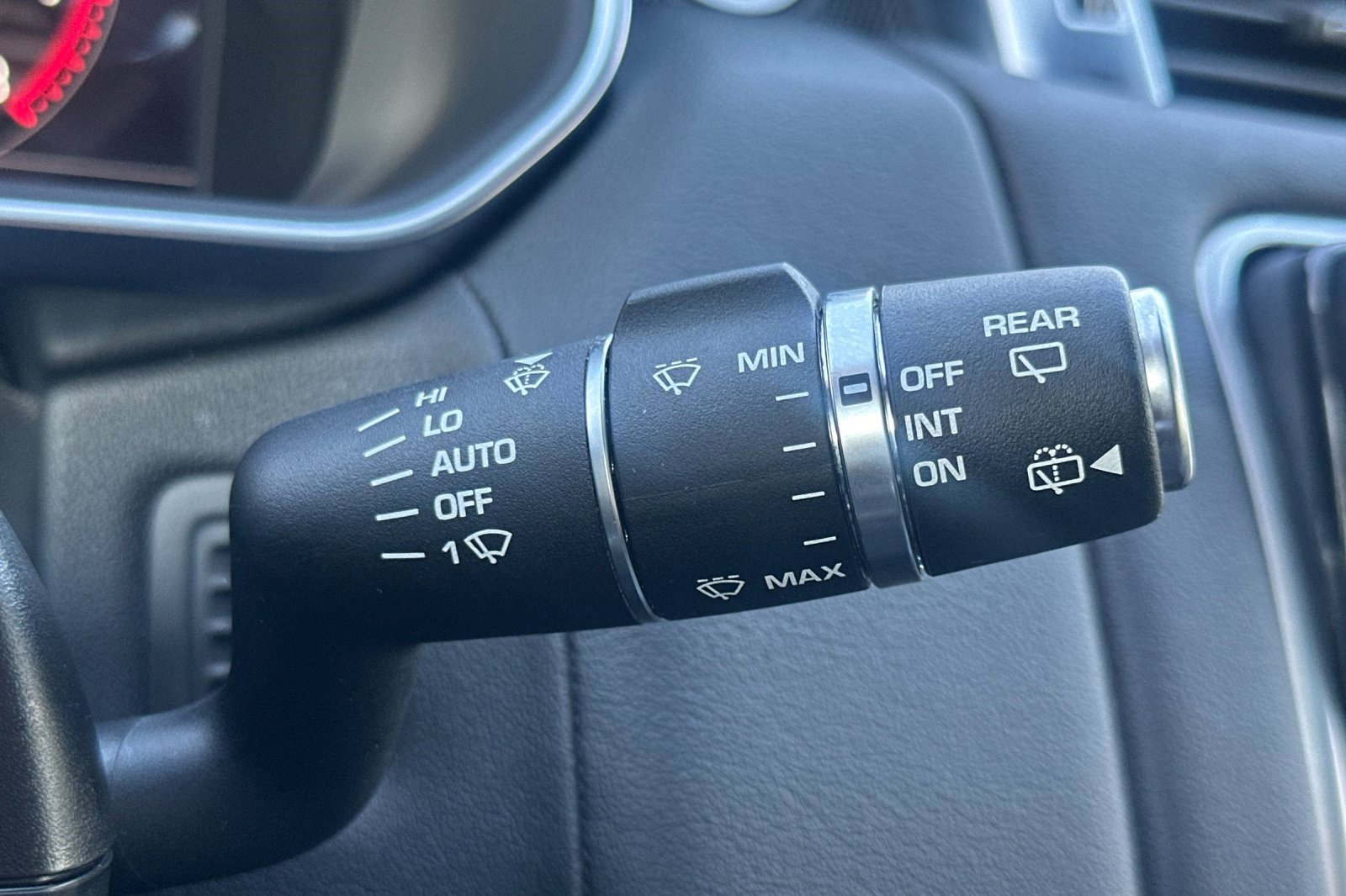 Used 2020 Land Rover Range Rover Sport HSE image 34