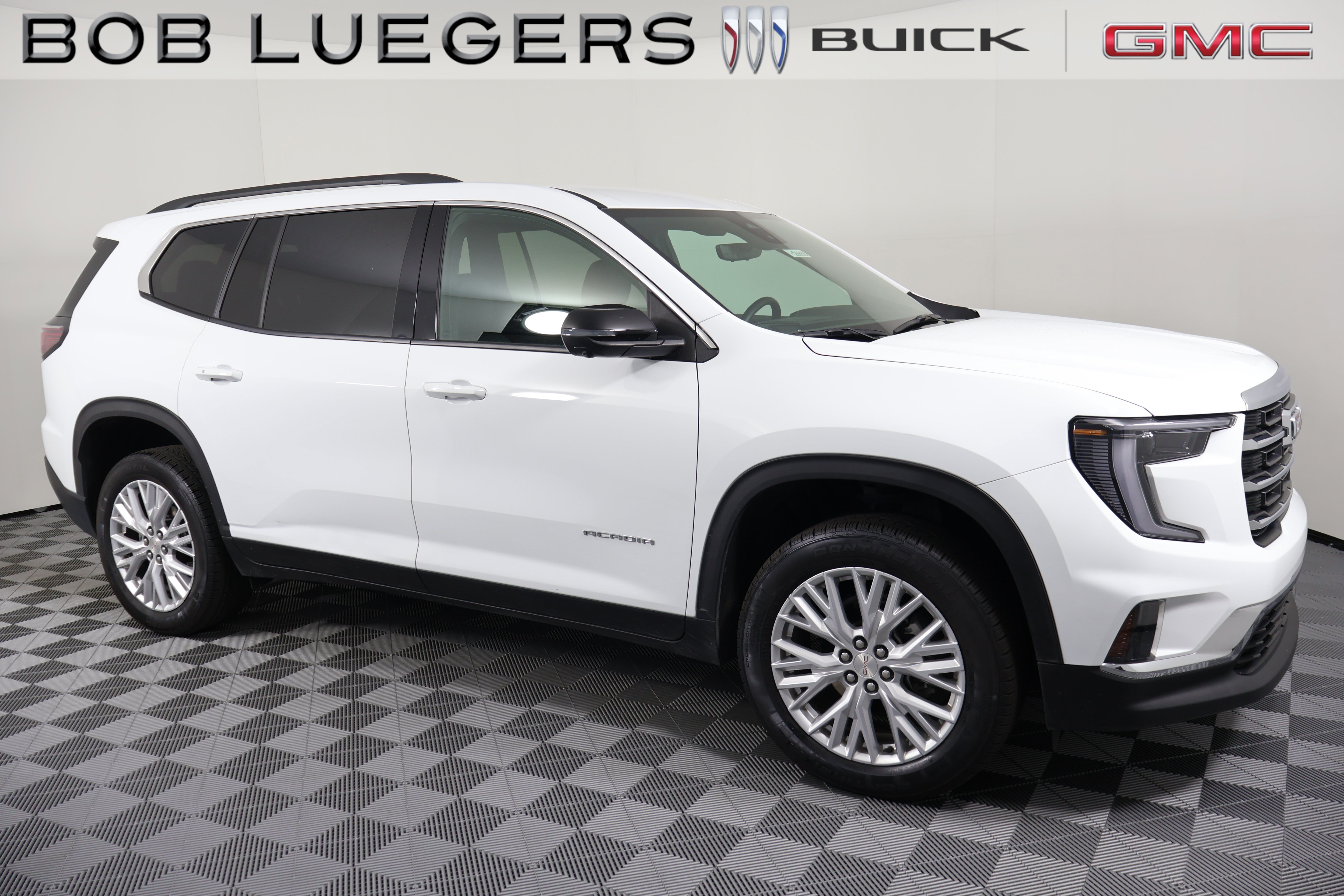 Certified 2026 GMC Acadia Elevation w/ Elevation Premium Package AWD/4WD image 2