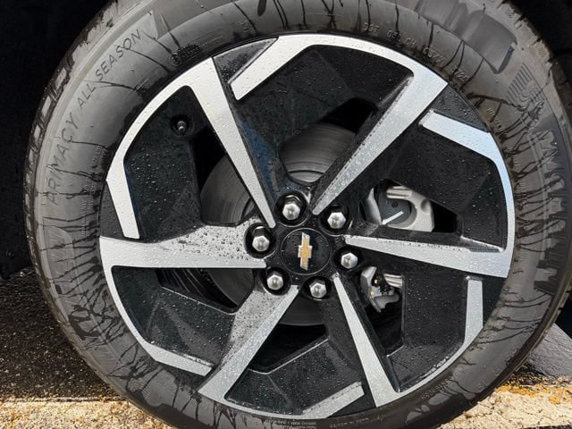 New 2026 Chevrolet Equinox EV LT AWD/4WD image 10