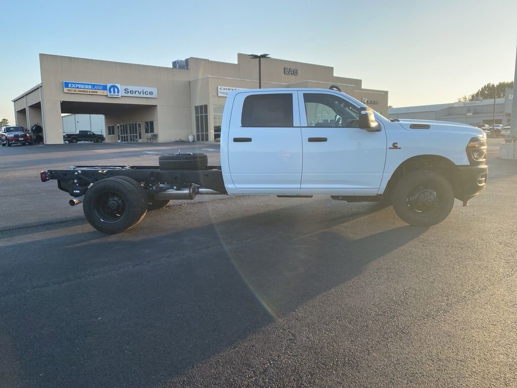 New 2026 RAM 3500 Tradesman AWD/4WD image 8