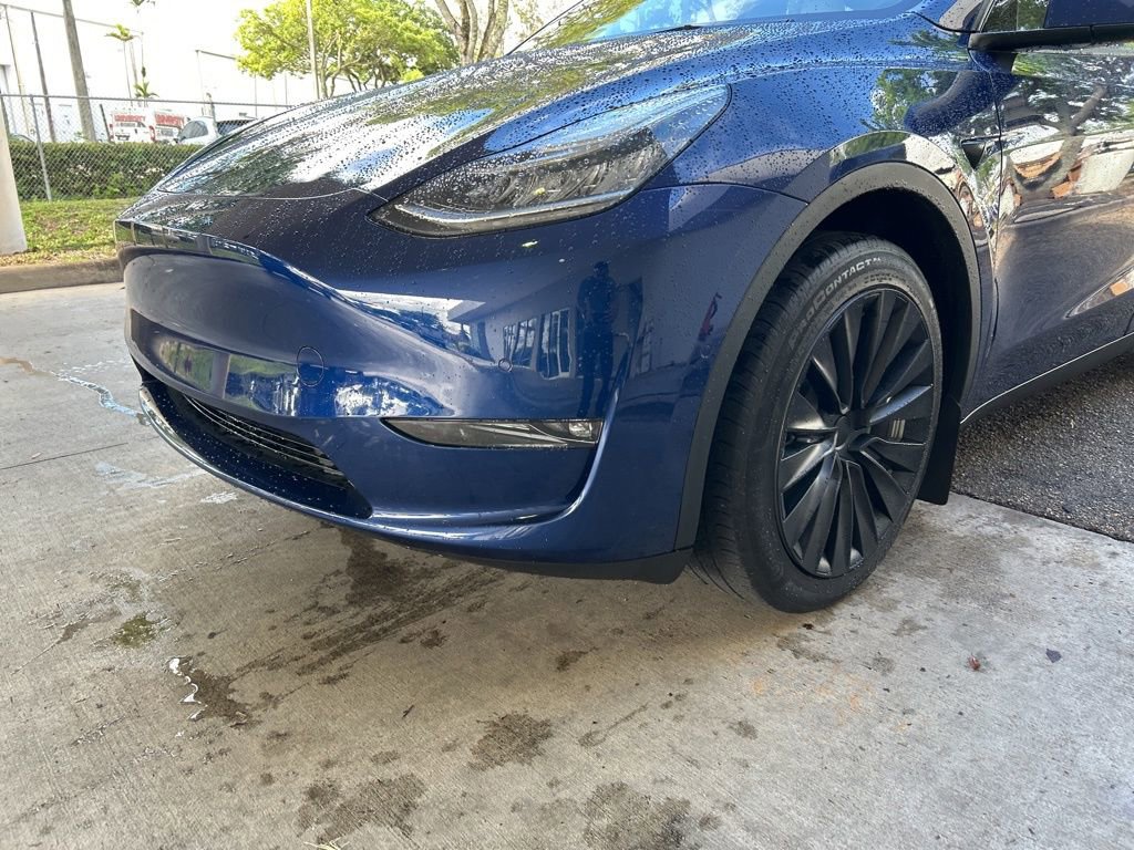 Used 2022 Tesla Model Y Long Range image 12