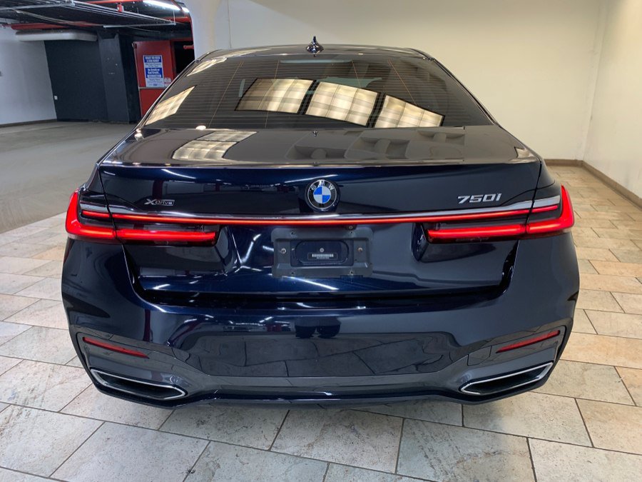 Used 2021 BMW 750i xDrive w/ Executive Package AWD/4WD image 8