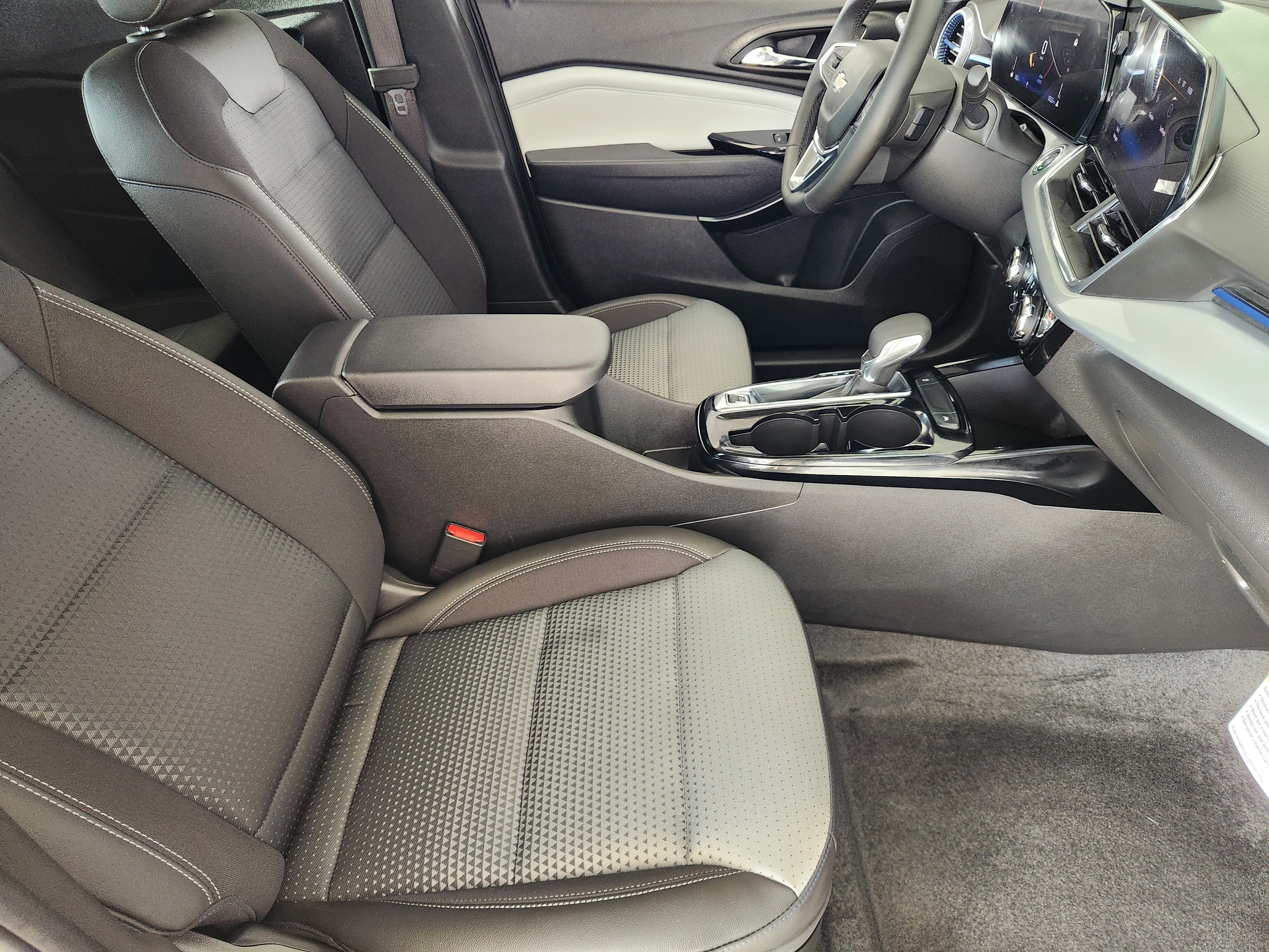 Certified 2026 Chevrolet Trax LT w/ Driver Confidence Package FWD image 14