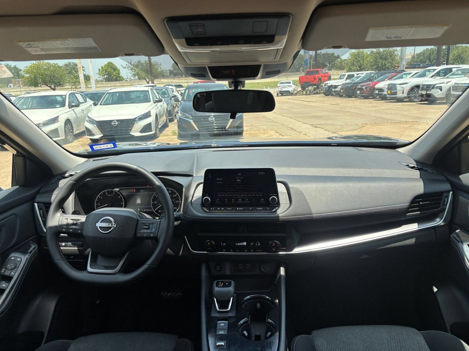 Used 2026 Nissan Rogue SV FWD image 35