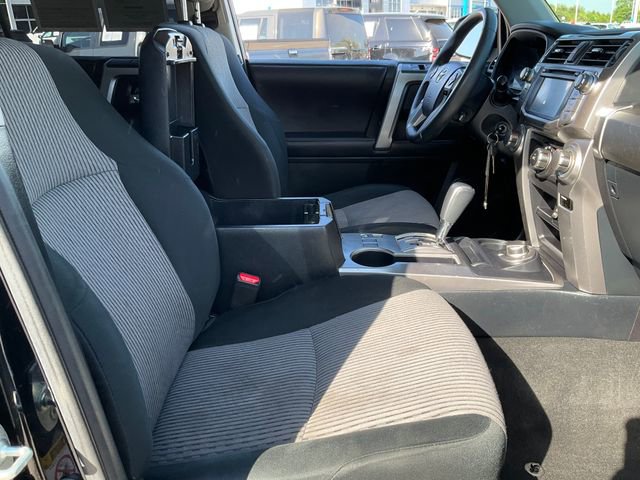 Used 2018 Toyota 4Runner SR5 AWD/4WD image 18