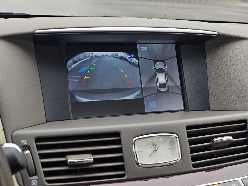 Used 2018 INFINITI Q70 Luxe image 37