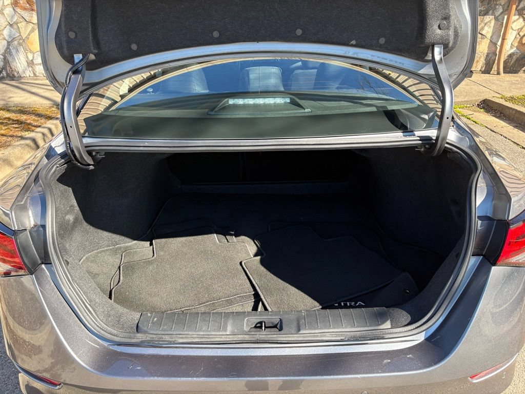 Used 2025 Nissan Sentra SV FWD image 16