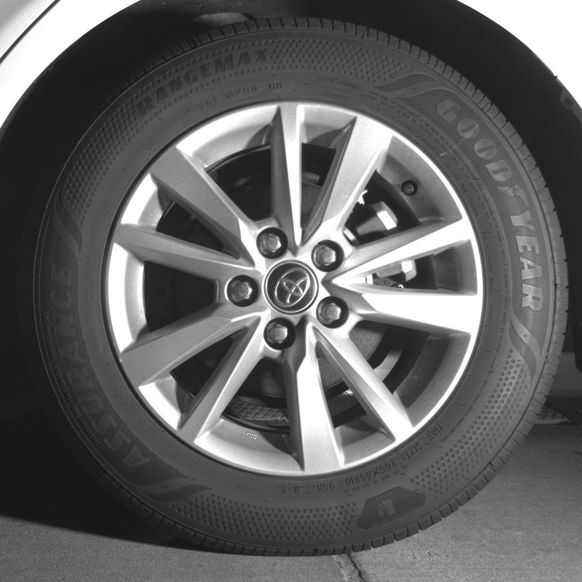 Used 2025 Toyota Camry LE image 14