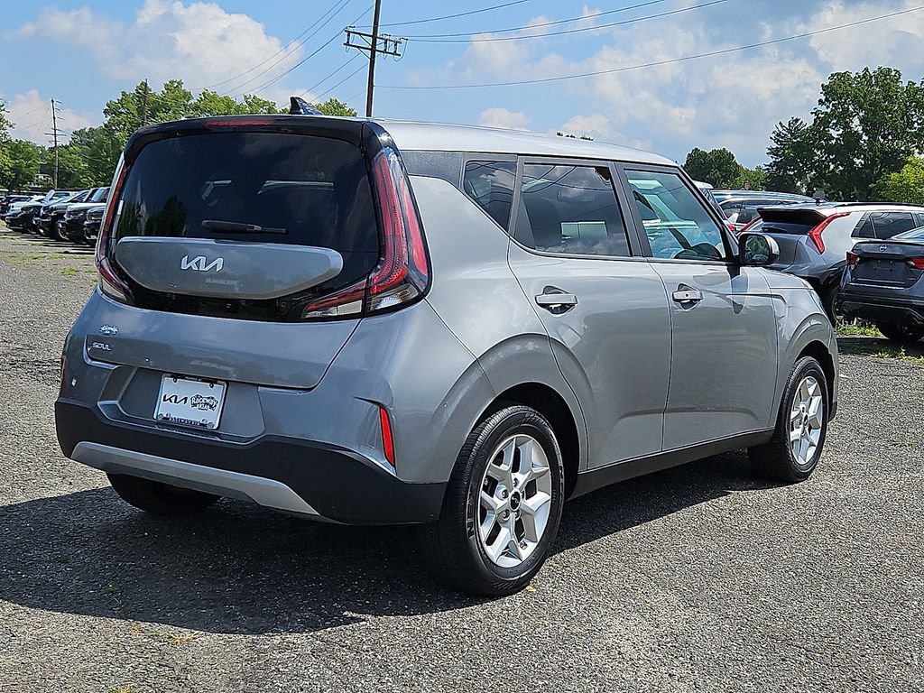 Used 2023 Kia Soul S FWD image 7