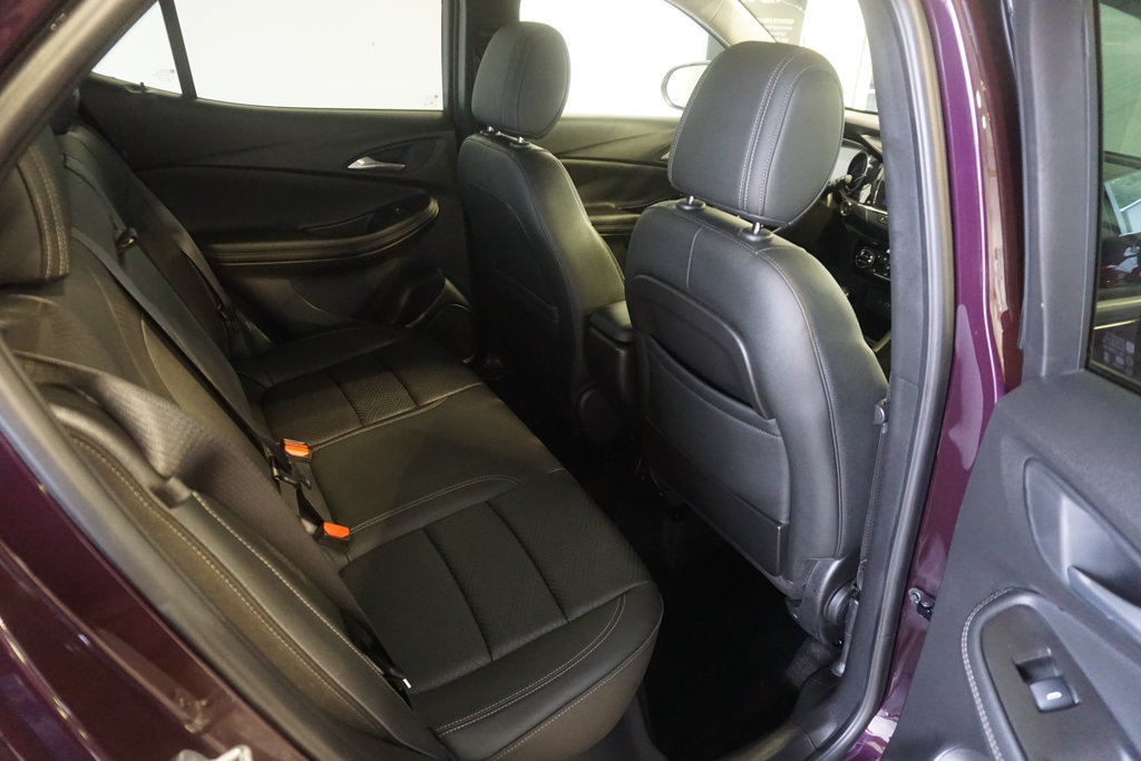 Used 2021 Buick Encore GX Essence AWD/4WD image 24