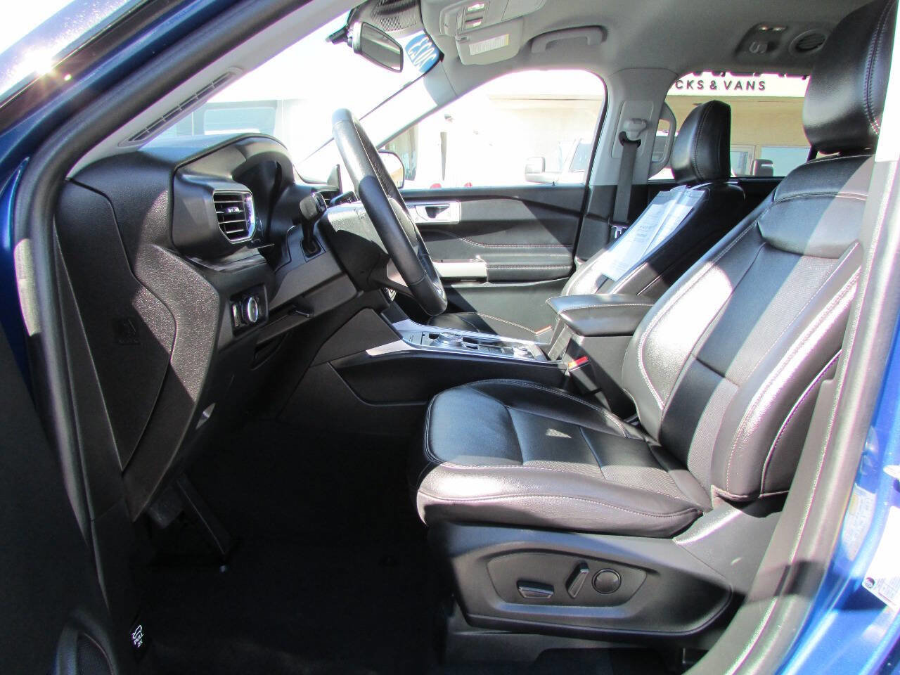 Used 2023 Ford Explorer Limited image 15