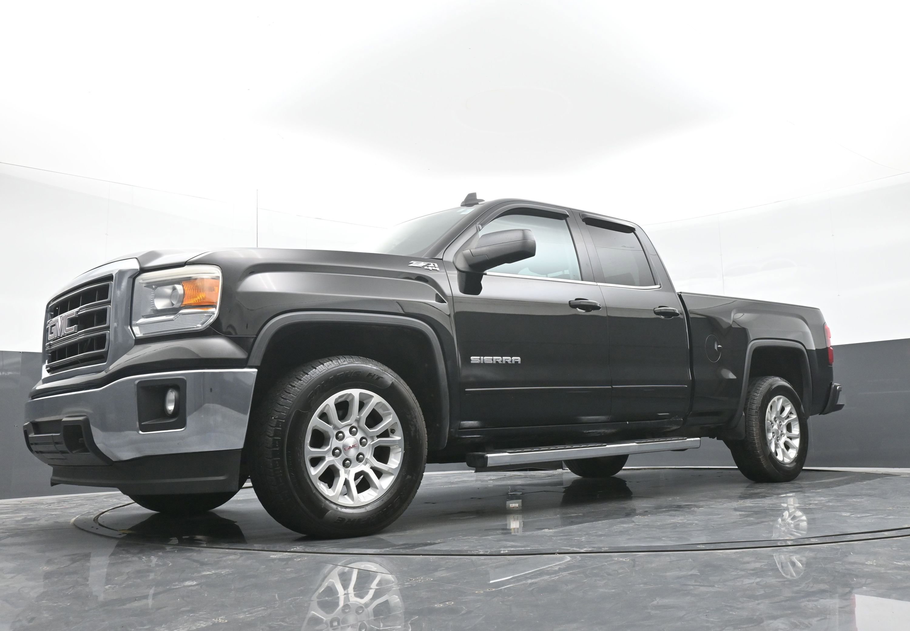 Used 2015 GMC Sierra 1500 SLE w/ SLE Value Package AWD/4WD image 44