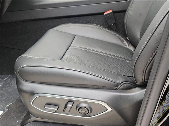 New 2026 Jeep Grand Wagoneer 2WD video 4
