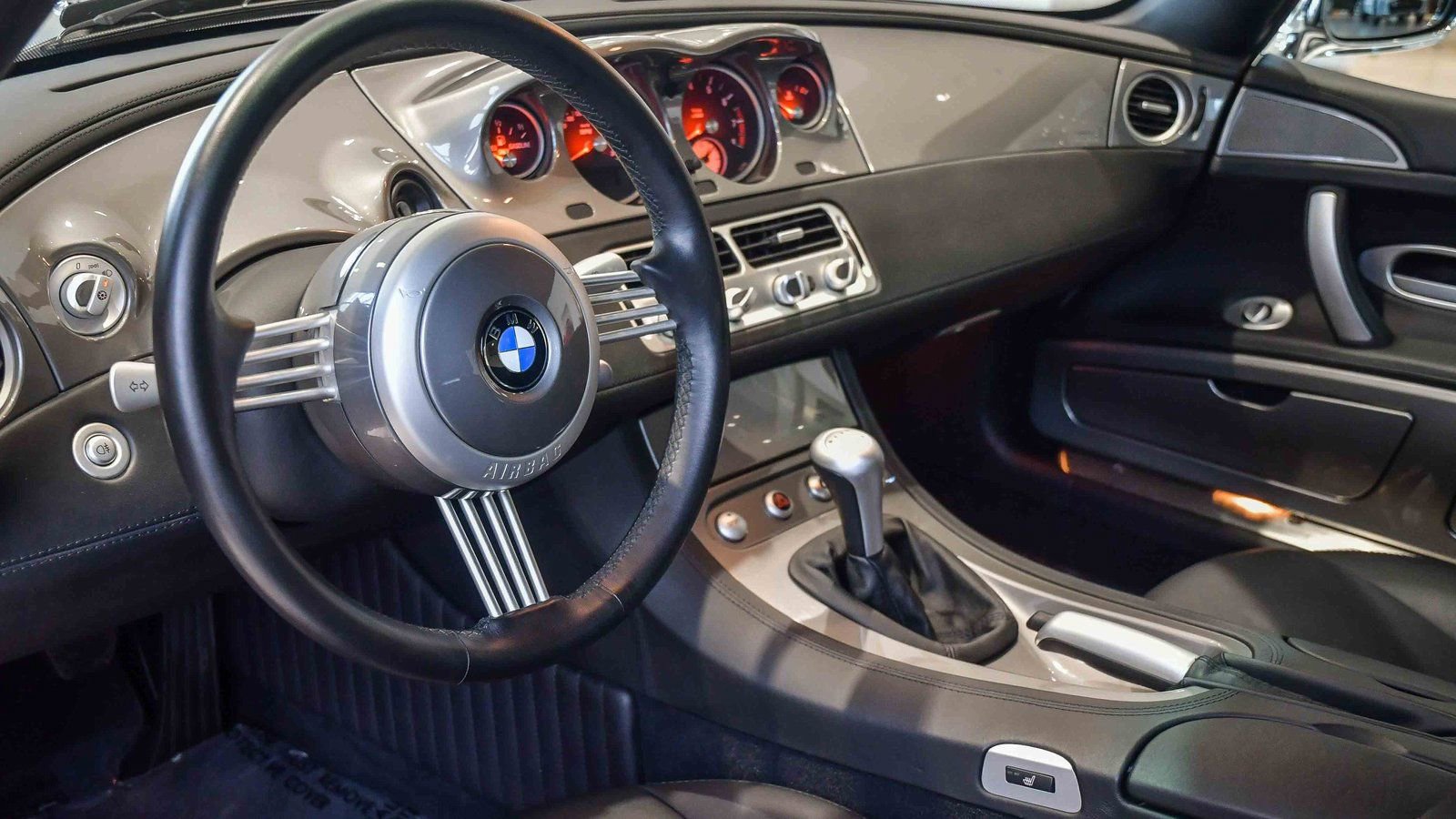 Used 2002 BMW Z8 image 23