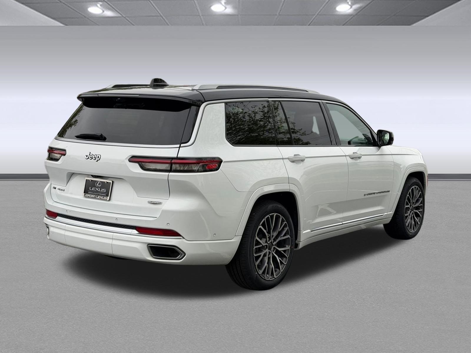 Used 2023 Jeep Grand Cherokee L Summit image 9