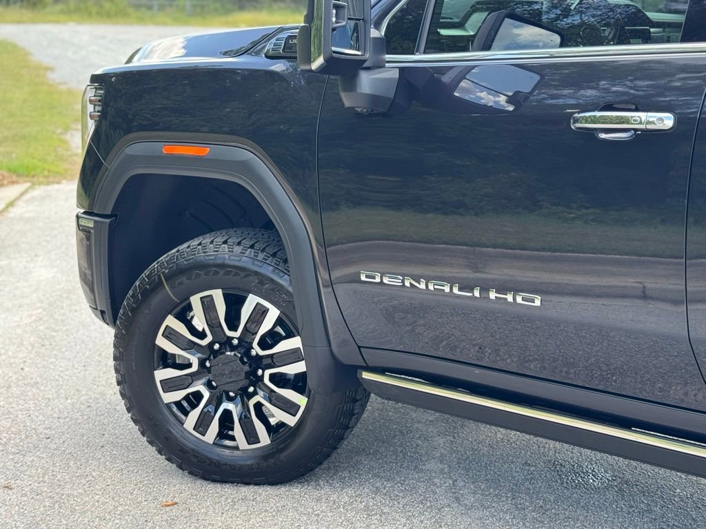 New 2026 GMC Sierra 2500 Denali Ultimate image 8