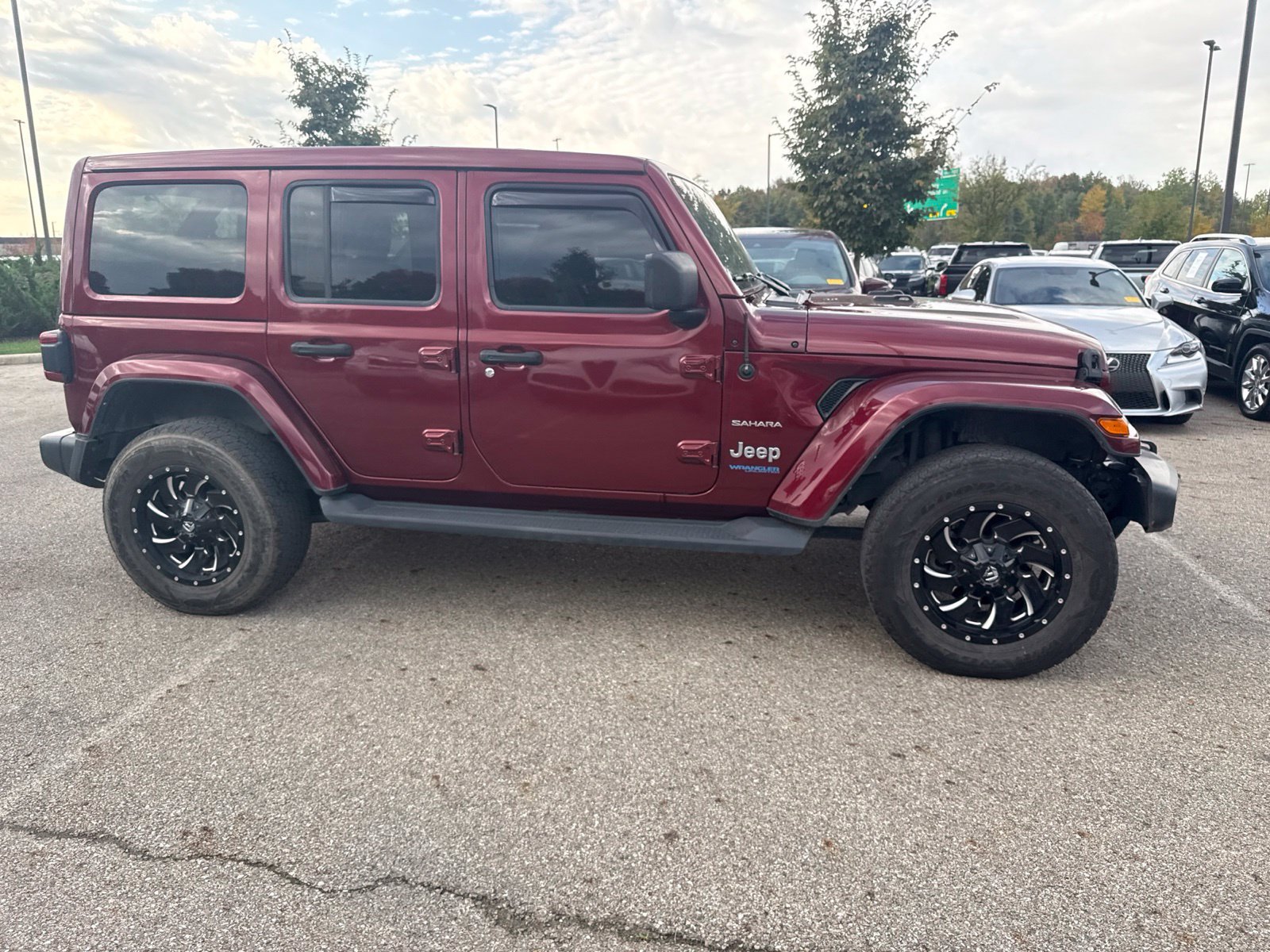 Used 2021 Jeep Wrangler Unlimited Sahara w/ Cold Weather Group AWD/4WD image 4