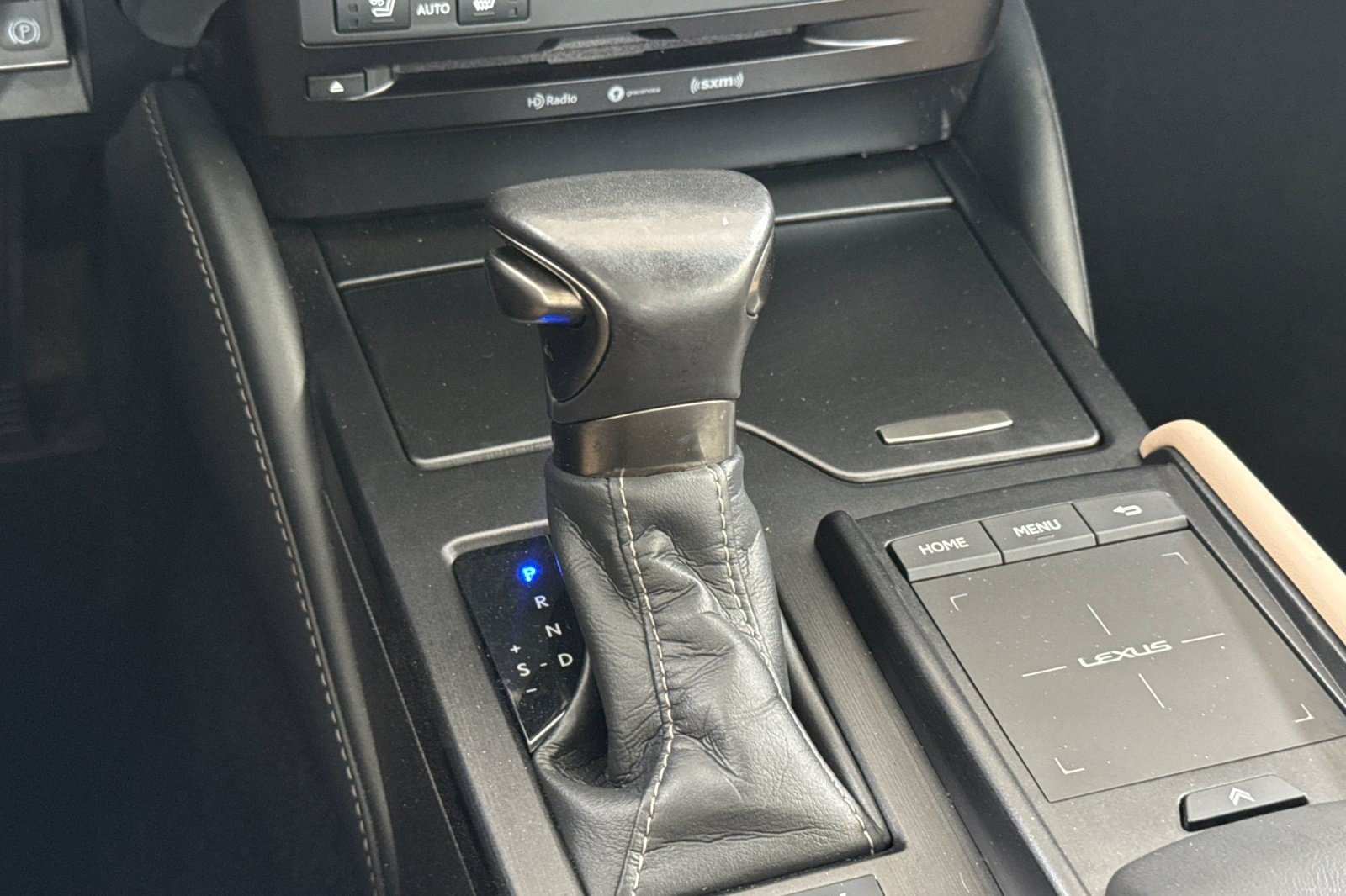 Certified 2020 Lexus ES 300h w/ Premium Package FWD image 26