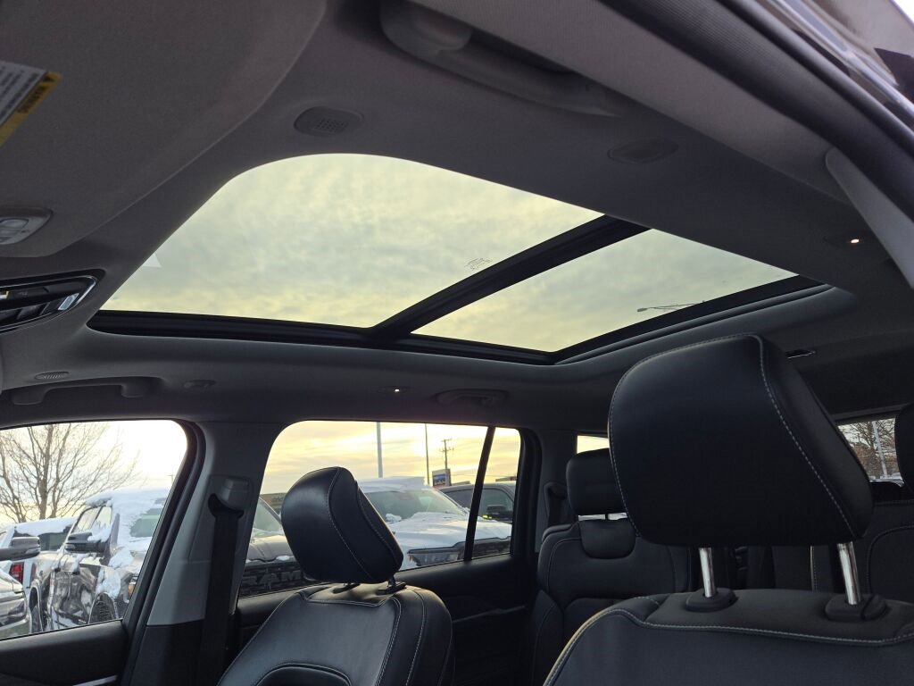 Used 2022 Jeep Grand Cherokee L Limited w/ Trailer Tow Group (B) image 26