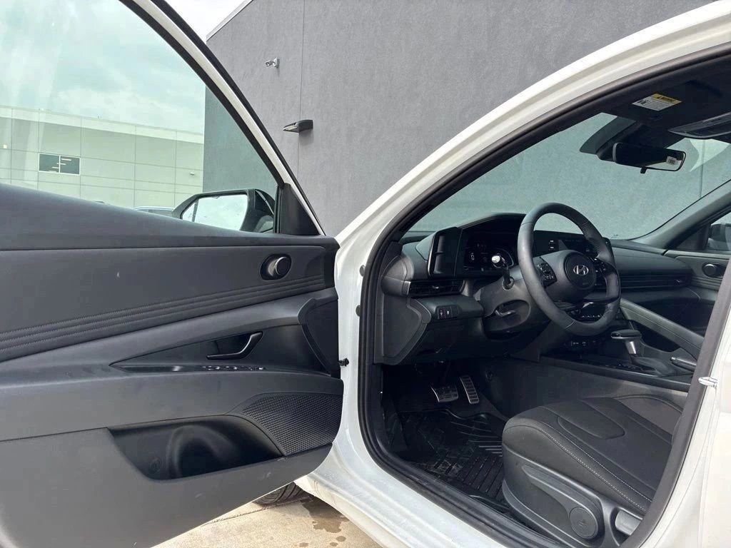 New 2026 Hyundai Elantra Sport FWD image 8