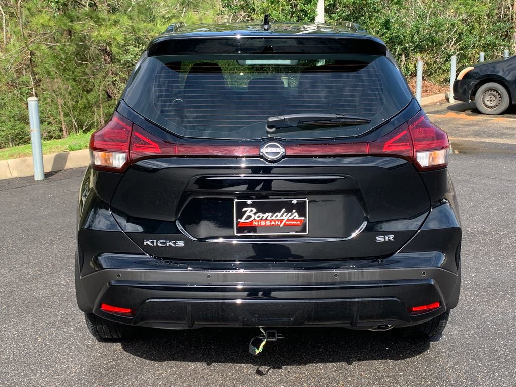 Used 2024 Nissan Kicks SR w/ SR Premium Package image 6