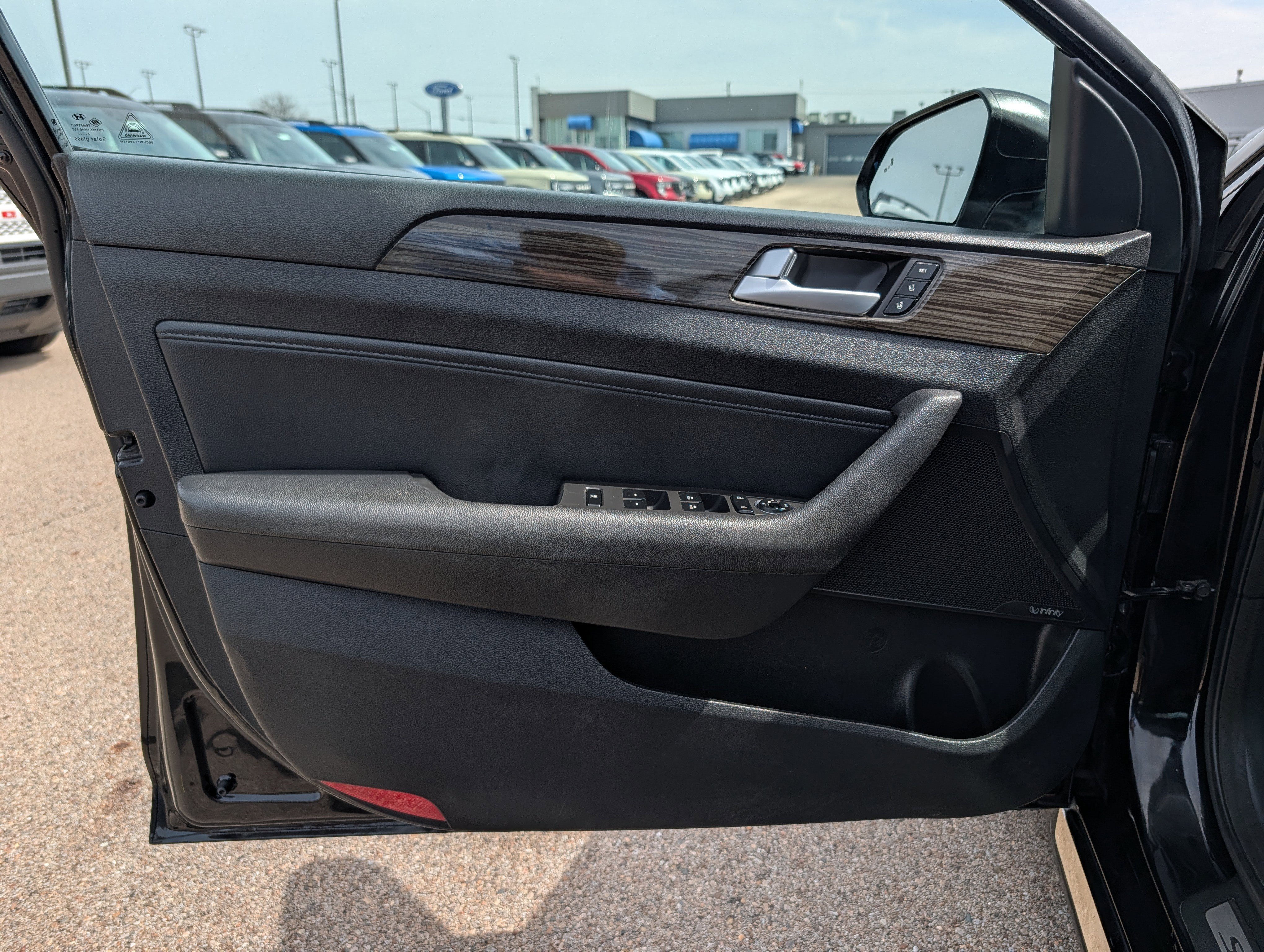Used 2015 Hyundai Sonata Limited w/ Option Group 06 image 33