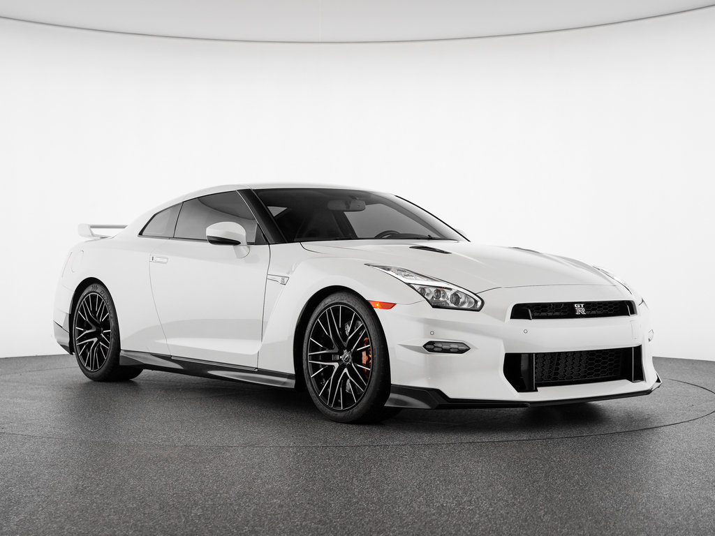 Used 2024 Nissan GT-R Premium w/ Premium Interior Package AWD/4WD image 8