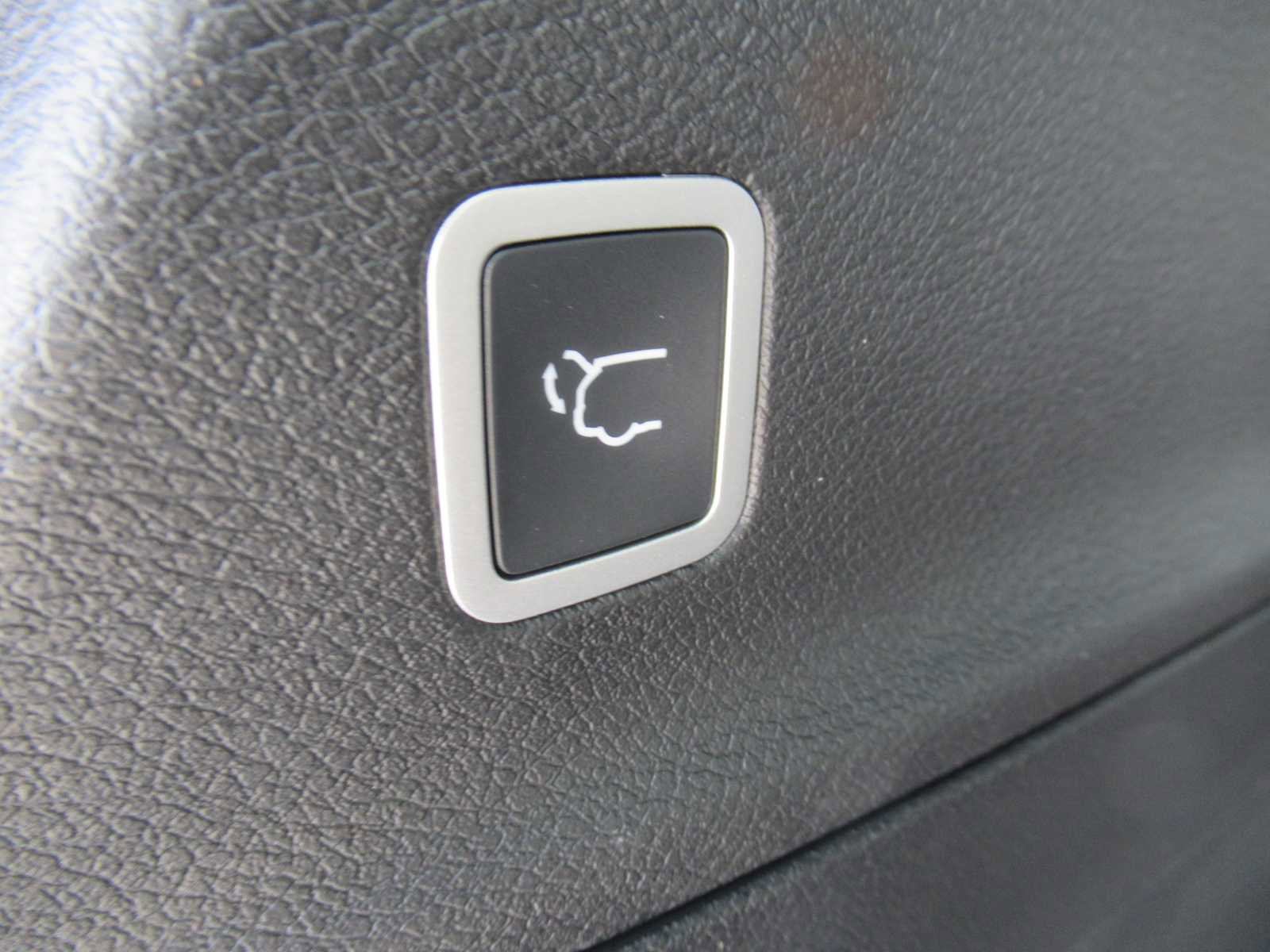 New 2026 Chrysler Voyager LX image 7