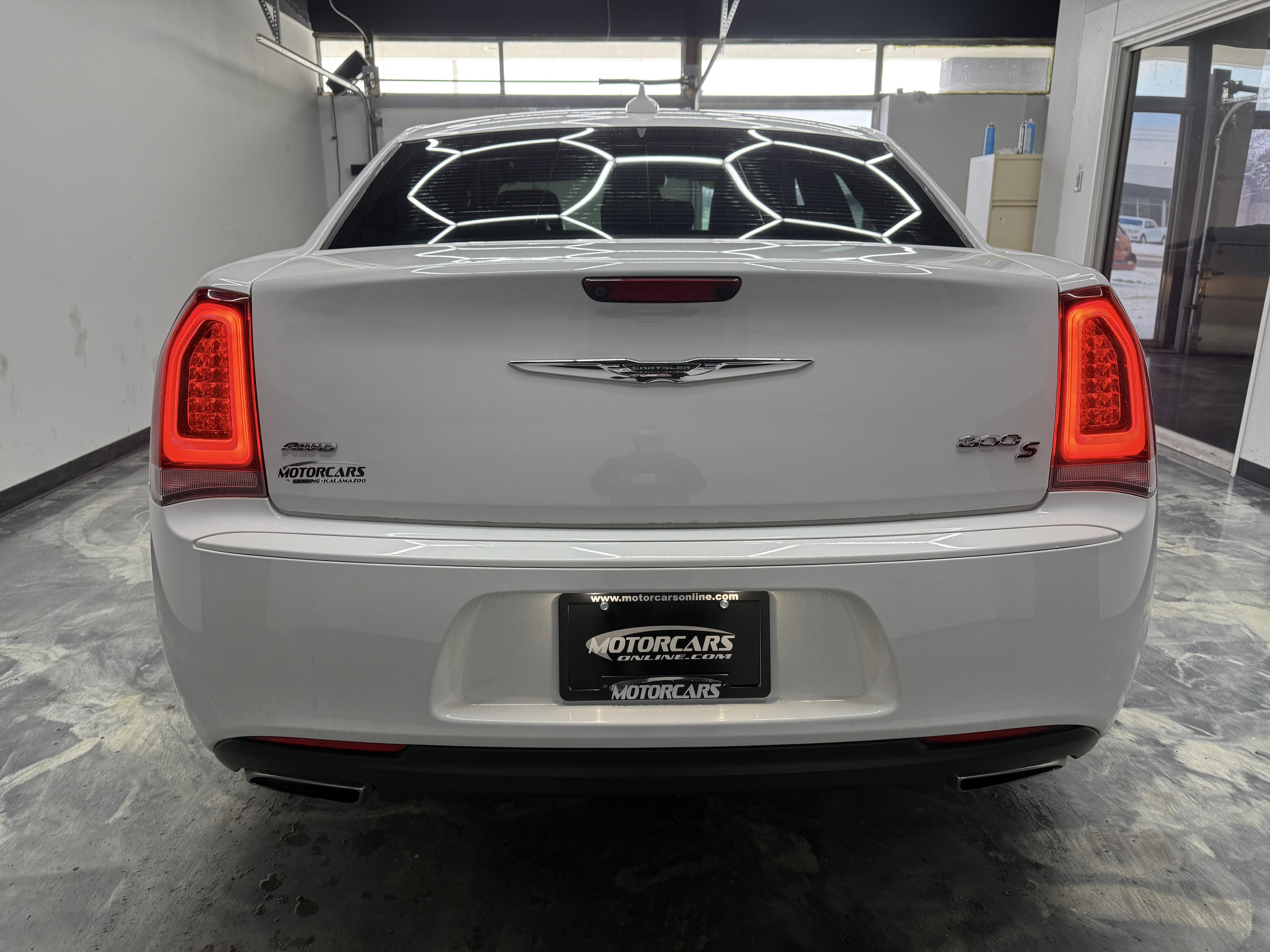 Used 2018 Chrysler 300 S image 4