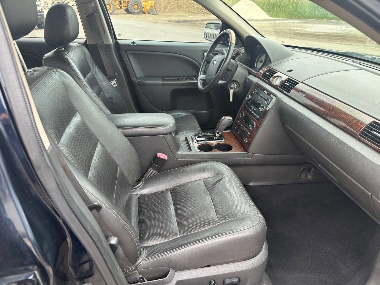 Used 2008 Ford Taurus Limited FWD image 12