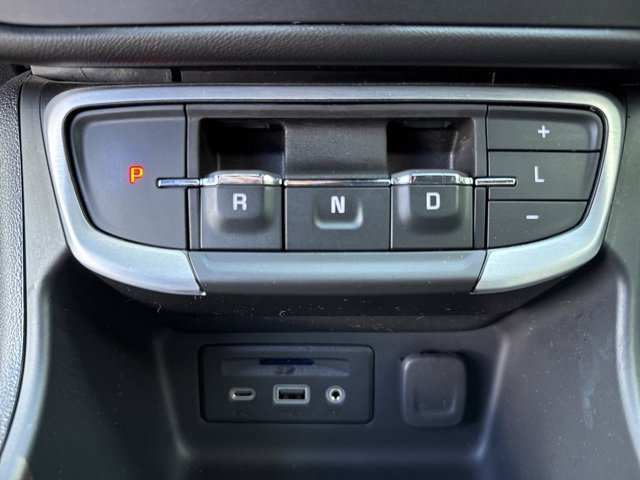 Used 2024 GMC Terrain SLT image 21