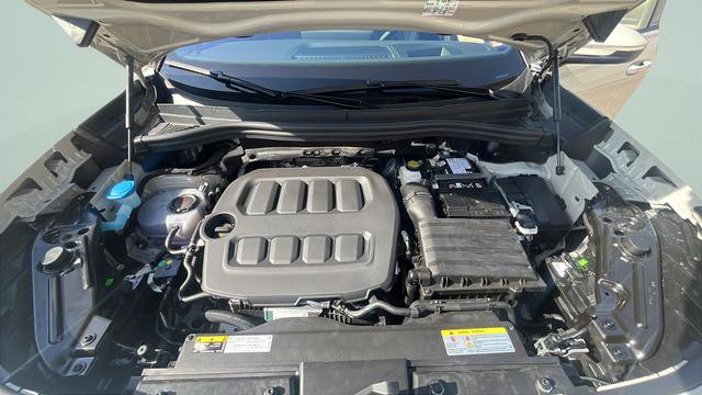 New 2026 Volkswagen Tiguan SEL R-Line AWD/4WD image 28