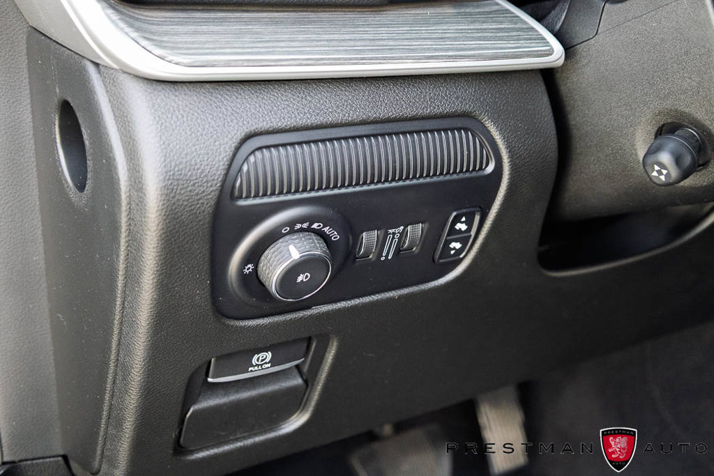Used 2022 Jeep Wagoneer Series III AWD/4WD image 26