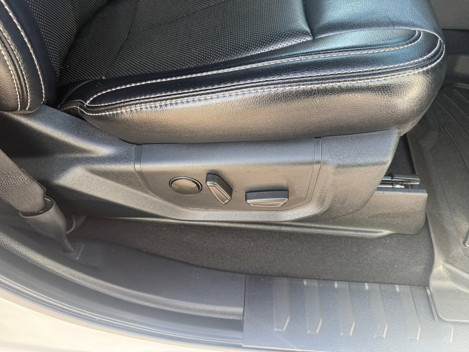 Used 2021 Ford F250 Lariat w/ Lariat Ultimate Package image 31