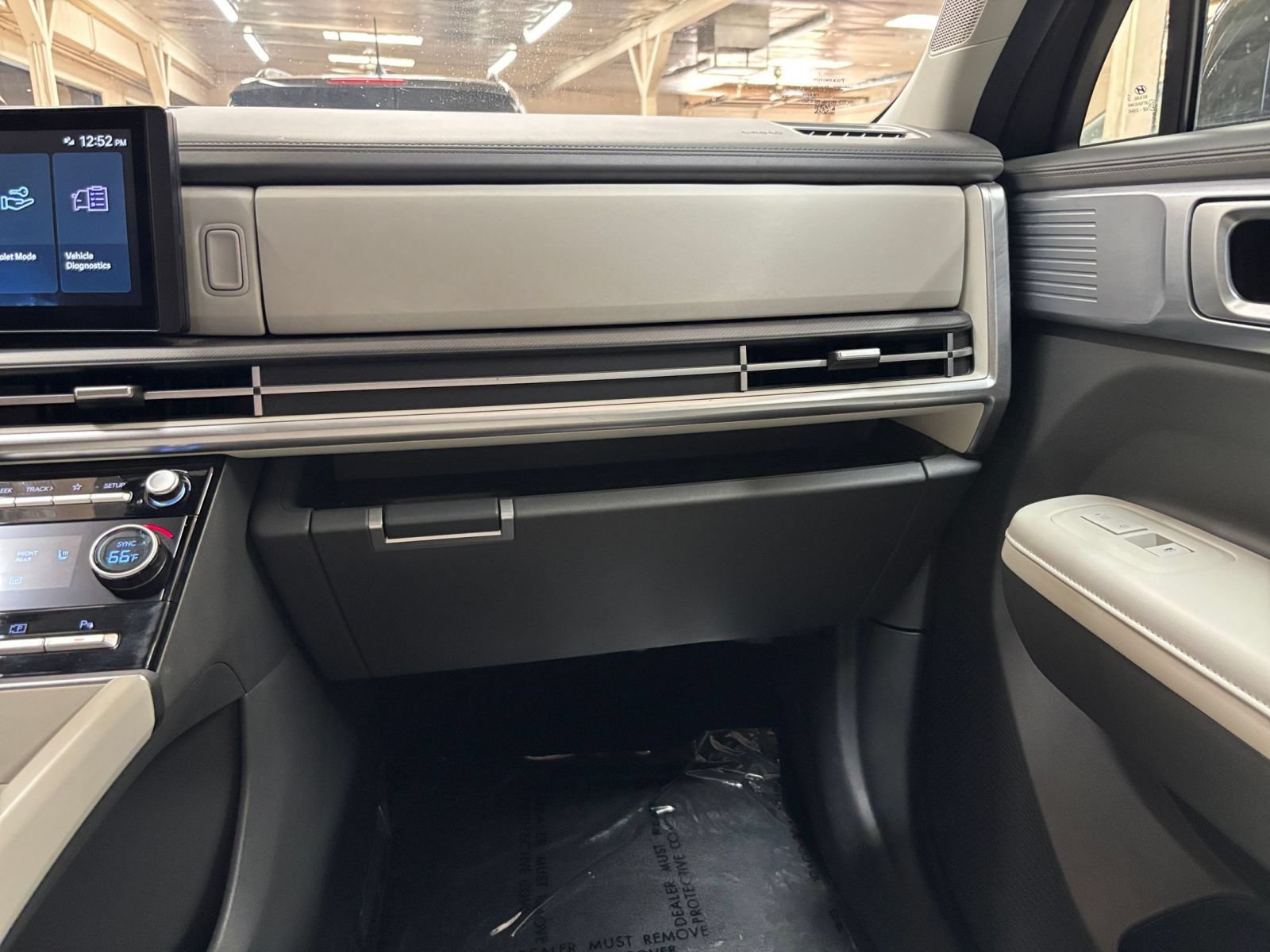 Used 2025 Hyundai Santa Fe SEL FWD image 33